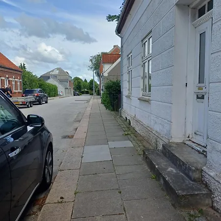 Charming 2 Bedroom Free Parking Appartement